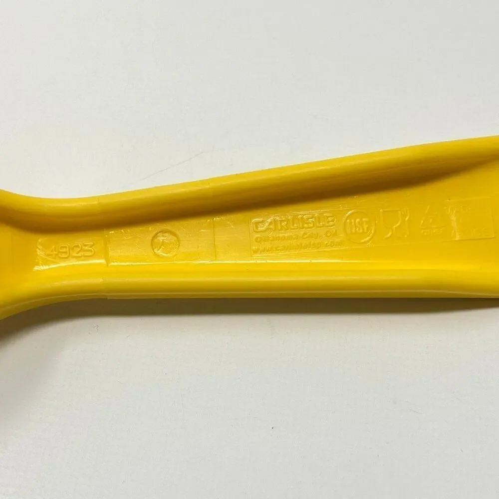 Carlisle 4921 & 4923 1 oz 30ml Yellow Short Handle Portion Spoon Lot of 2